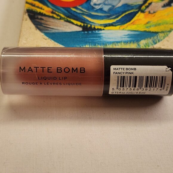 Makeup Revolution Matte Bomb Lipstick - Fancy Pink - Picture 5 of 8